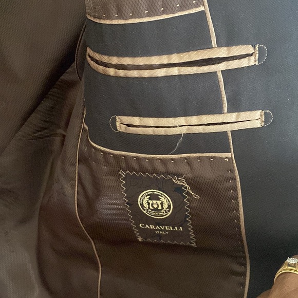 Caravelli Italy mens single breasted lined brown suit; size: 38R, 32W - Picture 4 of 13
